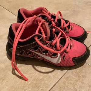 Girls cleats (soccer or softball) used by still fine! Sz 1.5Y